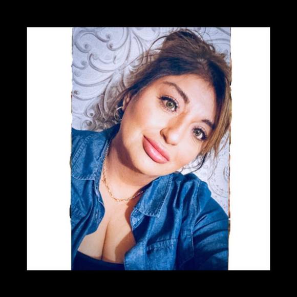 Meet your Posher, Lisa - Picture 1 of 1